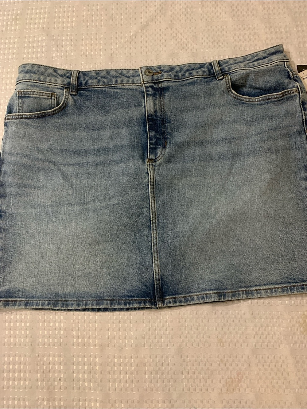 Joe Fresh light blue washed denim mini skirt, size 20W, new with tags.